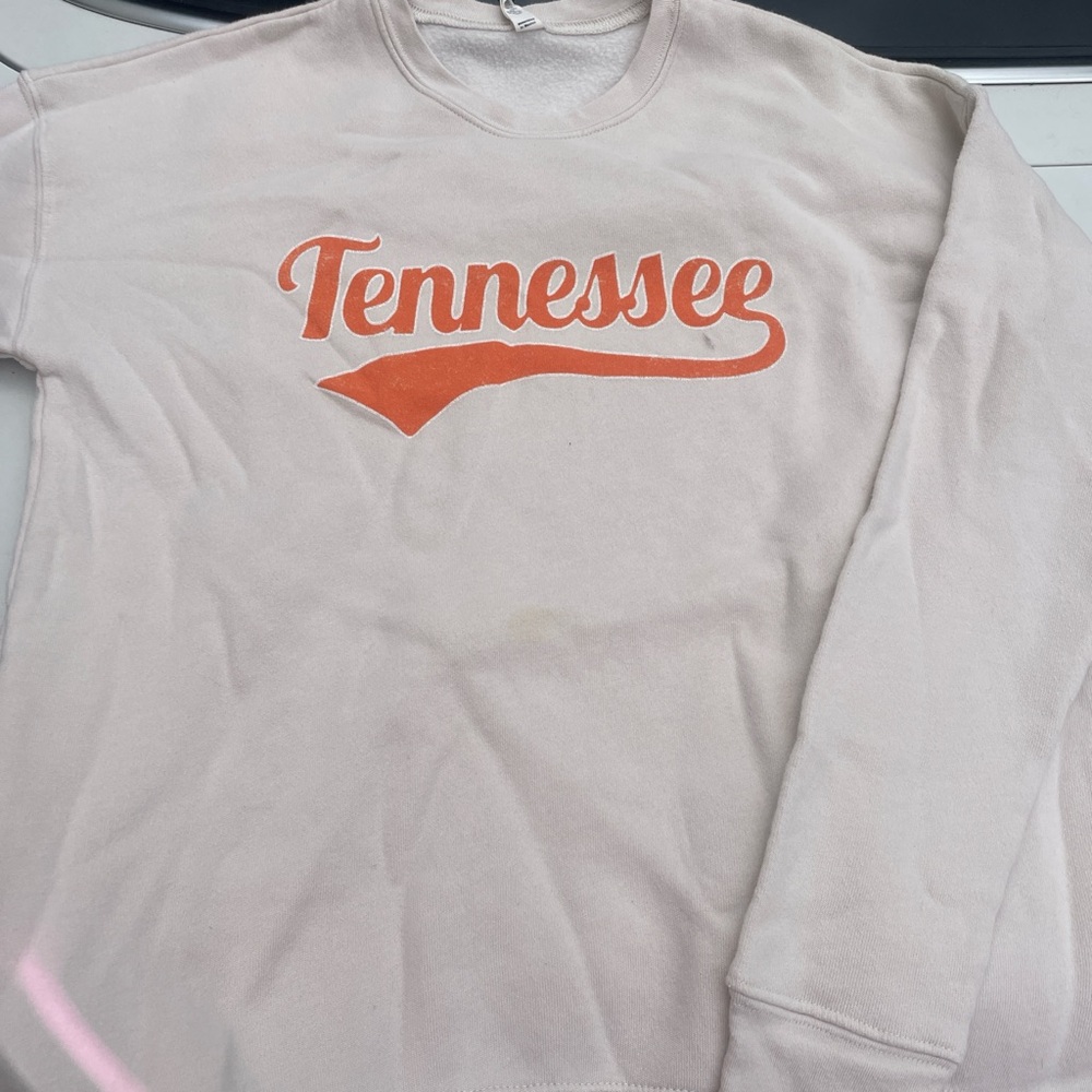 size M/L tennessee crewneck